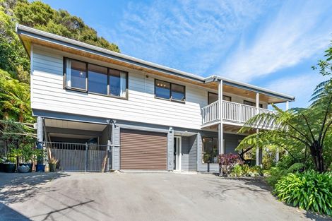 Photo of property in 213a Whites Line East, Waiwhetu, Lower Hutt, 5010