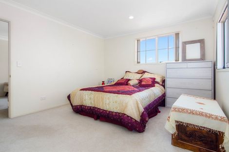 Photo of property in 17 Azure Place, Huntington, Hamilton, 3210