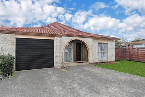 Photo of property in 7a Kirrama Place, Conifer Grove, Takanini, 2112