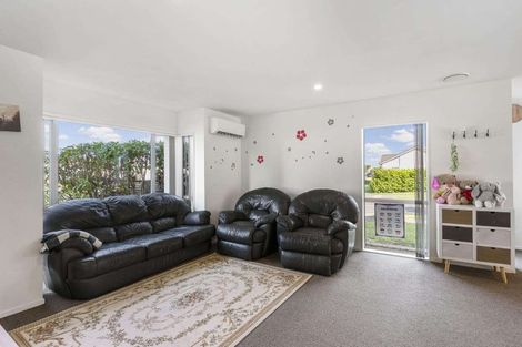 Photo of property in 1/26 Hollowout Street, Takanini, 2112