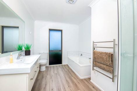 Photo of property in 36 Tara Hills Drive, North Taieri, Mosgiel, 9092