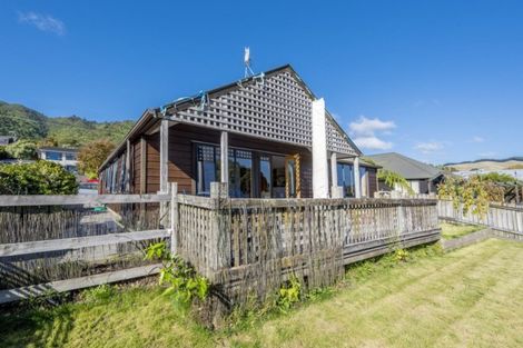 Photo of property in 46a Seddon Street, Waikanae, 5036