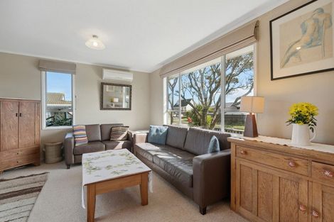 Photo of property in 93 Pikarere Street, Titahi Bay, Porirua, 5022