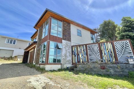 Photo of property in 357 Main Road, Tawa, Wellington, 5028