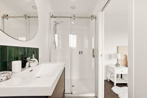 Photo of property in 30a Russell Road, Manurewa, Auckland, 2102