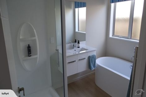 Photo of property in 28 Pounamu Place, Pegasus, 7612