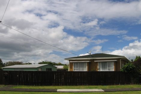 Photo of property in 25 Rambler Crescent, Beach Haven, Auckland, 0626