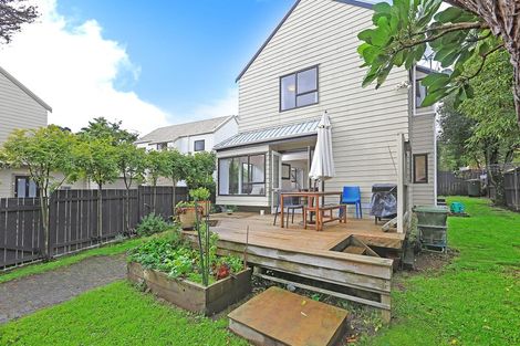 Photo of property in 2/5 Barrack Road, Mount Wellington, Auckland, 1060