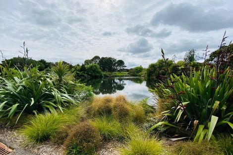 Photo of property in 2 Pat O'connor Place, Manurewa, Auckland, 2105