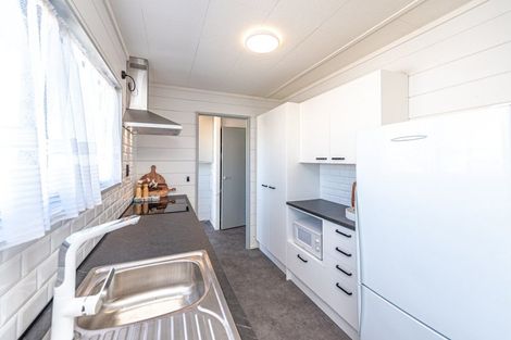 Photo of property in 110 Hinau Street, Castlecliff, Whanganui, 4501