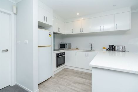 Photo of property in 2/11 Crosher Place, Silverdale, Hamilton, 3216