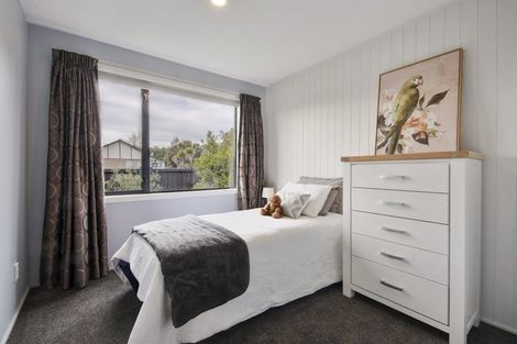 Photo of property in 6 Oakley Crescent, Hornby, Christchurch, 8042