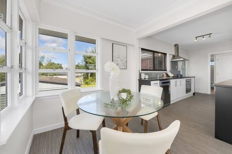 Photo of property in 12 Clayton Road, Manurewa, Auckland, 2102