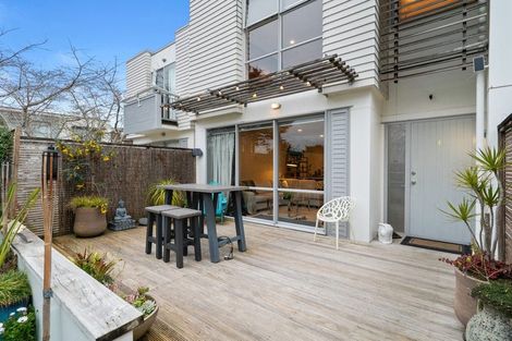 Photo of property in 16 Willow Camp Road, Takanini, 2112