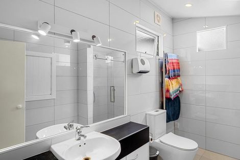 Photo of property in 38 Hythe Terrace, Mairangi Bay, Auckland, 0630