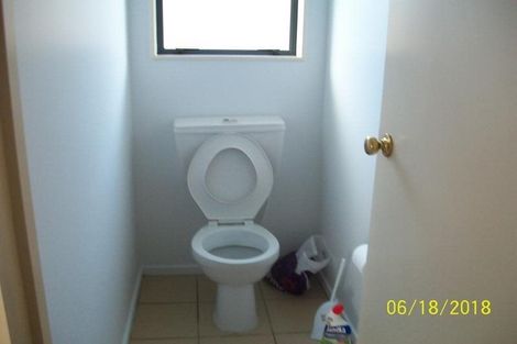 Photo of property in 1/10 Netherlands Avenue, Kelston, Auckland, 0602