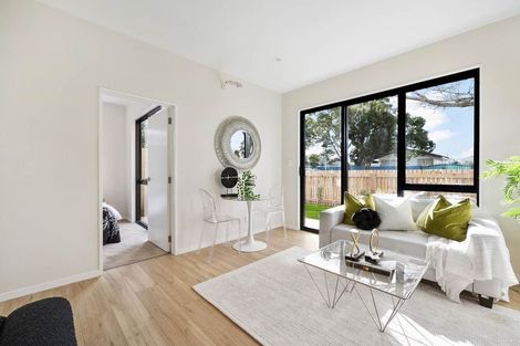 Photo of property in 1/3226 Great North Road, New Lynn, Auckland, 0600