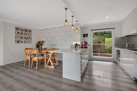Photo of property in 6 Lancelot Road, Orewa, 0931