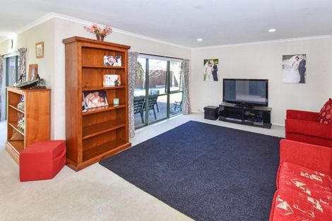 Photo of property in 33 Sandwick Drive, Weymouth, Auckland, 2103
