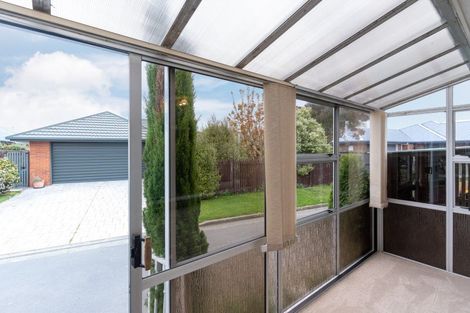 Photo of property in 2/77 Roberta Drive, Somerfield, Christchurch, 8024