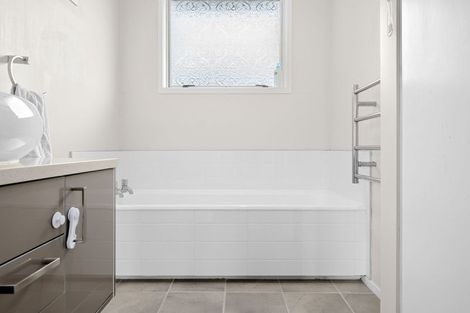 Photo of property in 8 Mckinley Place, Nawton, Hamilton, 3200