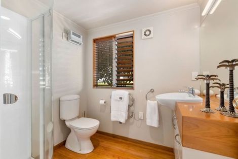 Photo of property in 50 Penguin Drive, Murrays Bay, Auckland, 0630