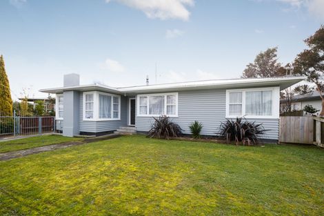 Photo of property in 18 Catlins Crescent, Milson, Palmerston North, 4414