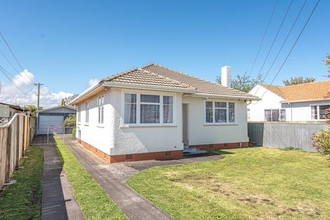 Photo of property in 16 Lewis Avenue, Aramoho, Whanganui, 4500