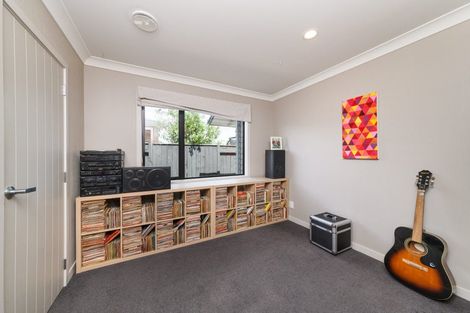 Photo of property in 57 Chestnut Close, Kelvin Grove, Palmerston North, 4414