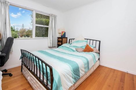 Photo of property in 21 Bert Wilson Place, Cockle Bay, Auckland, 2014