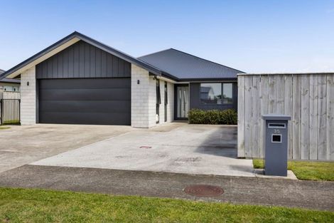 Photo of property in 35 County Drive, Hawera, 4610