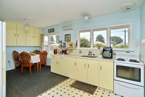 Photo of property in 71 Vancouver Crescent, Wainoni, Christchurch, 8061