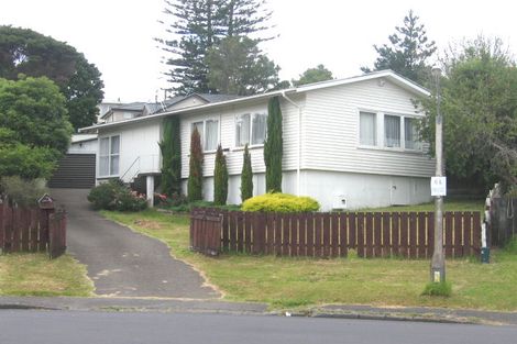 Photo of property in 11 Emirau Place, Glenfield, Auckland, 0629