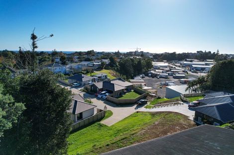 Photo of property in 8 Westwill Way, Westown, New Plymouth, 4310