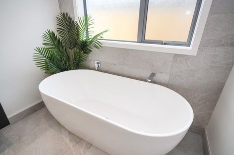 Photo of property in 22 Cyprus Place, Fitzherbert, Palmerston North, 4410