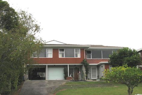 Photo of property in 60 Manhattan Heights, Glendene, Auckland, 0602