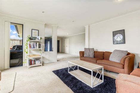 Photo of property in 5 Gresham Place, Rototuna North, Hamilton, 3210