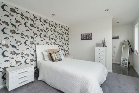 Photo of property in 37 Rodeo Drive, Kelvin Grove, Palmerston North, 4414