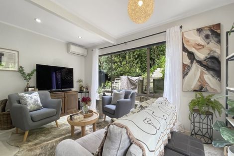 Photo of property in 2/8 Park Hill Road, Birkenhead, Auckland, 0626