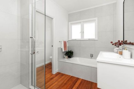 Photo of property in 132a Coronation Road, Mangere Bridge, Auckland, 2022