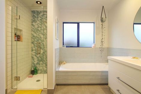 Photo of property in 121 Torkar Road, Clarks Beach, 2122