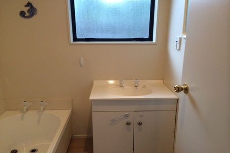 Photo of property in 11a Oxford Road, Manurewa, Auckland, 2102