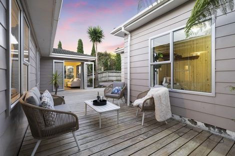 Photo of property in 12 Malmo Place, Massey, Auckland, 0614