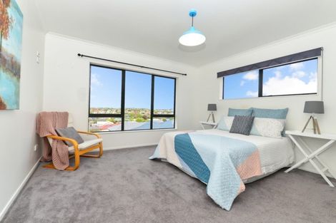 Photo of property in 17 Dorchester Place, Nawton, Hamilton, 3200