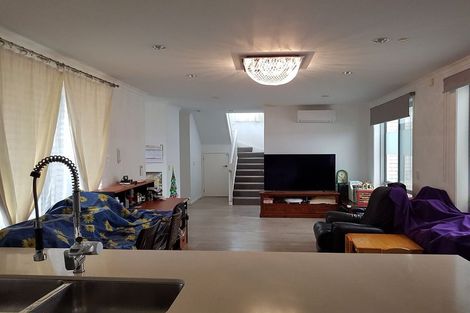 Photo of property in 28 Gibbston Crescent, Flat Bush, Auckland, 2016