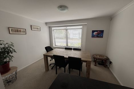 Photo of property in 33 Vinograd Drive, Te Atatu Peninsula, Auckland, 0610