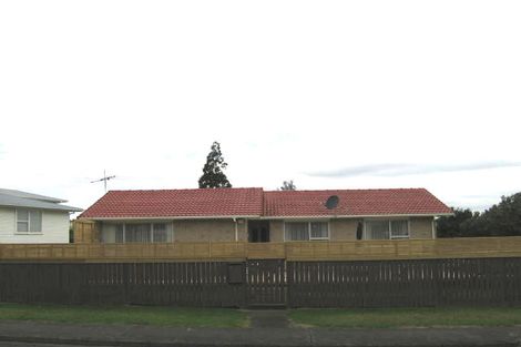 Photo of property in 3 Blue Way, Glendene, Auckland, 0602