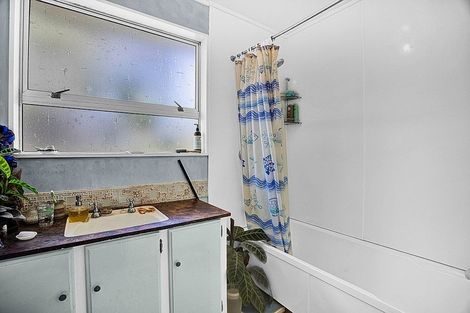 Photo of property in 3a Tavistock Street, Westown, New Plymouth, 4310