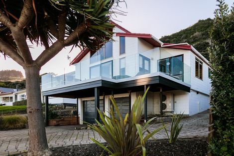 Photo of property in 6 Makorori Beach Road, Makorori, Gisborne, 4073