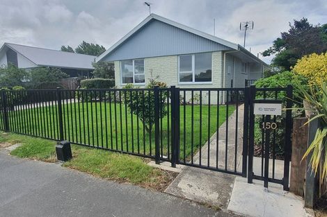 Photo of property in 150 Queenspark Drive, Parklands, Christchurch, 8083